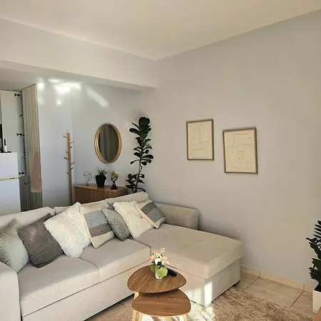 Διαμέρισμα Palmyra Seaview At *